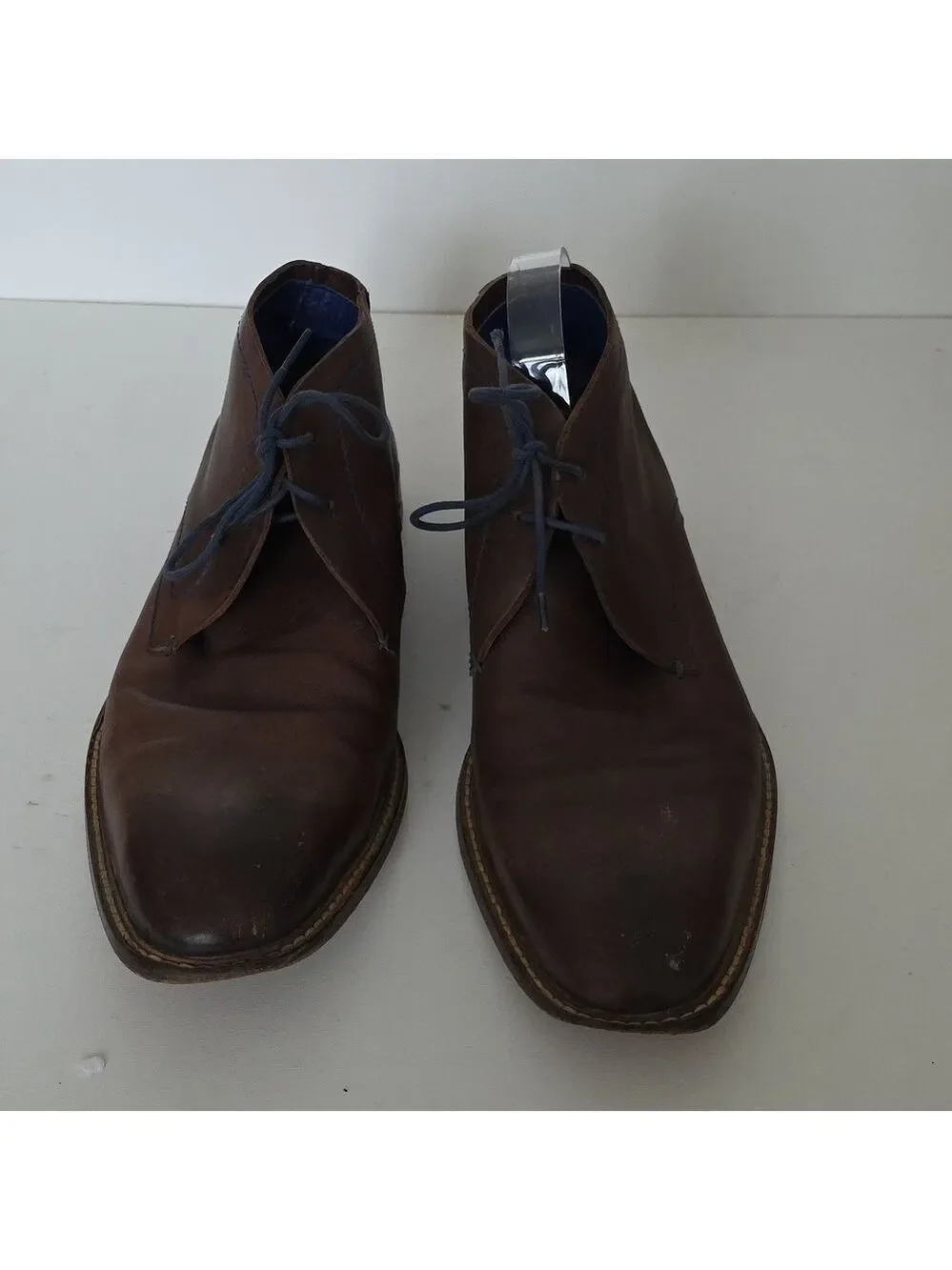 TED BAKER | Torsdi chukka boots in brown leather with blue laces sz 10